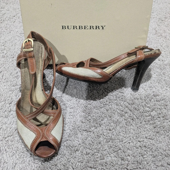 Burberry Heels Size 38.5 Brown and Tan Leather & Linen Classy Peep toe Heels - Picture 1 of 9